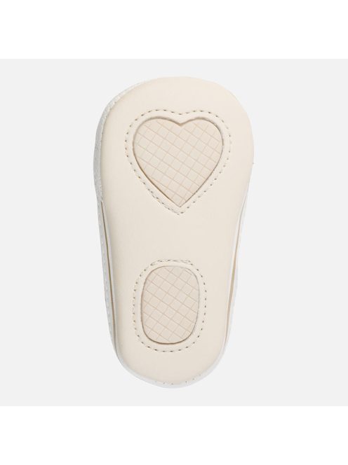 Mayoral csillogós bézs kiscipő.