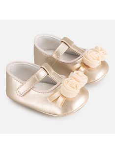 Mayoral fényes alkalmi szandál.