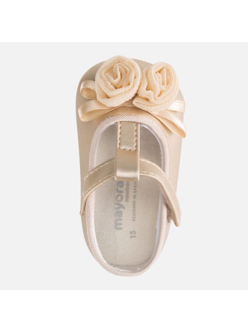 Mayoral fényes alkalmi szandál.