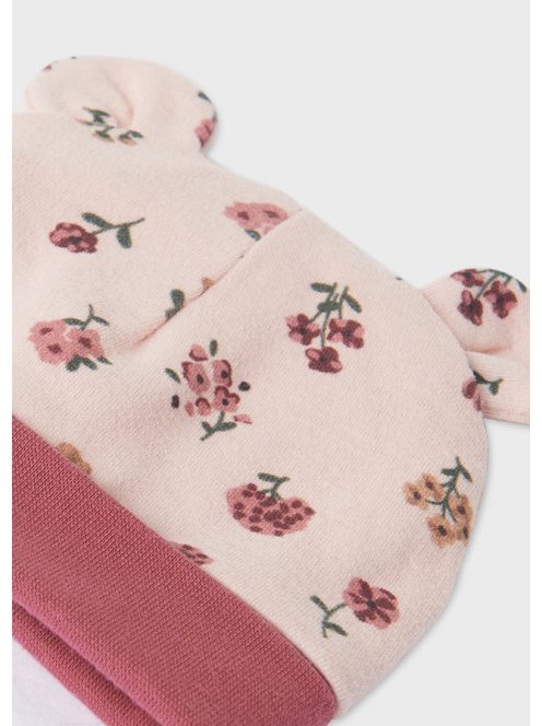 Mayoral virágos rugi sapkával, nyálkendővel