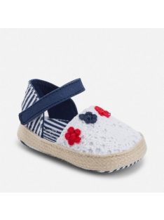 Mayoral nyári virágos szandál.